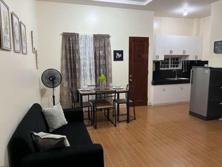 Estilo Apartment 2-Storey Clarin  外观 照片